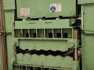 プレートレベリングマシンのロール変更